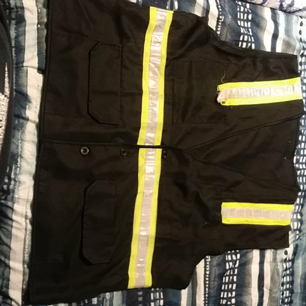 Mens/womens safety first! Safety vest with pockets